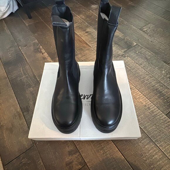 Women's Black Leather Chelsea Boots - Picture 1 of 9